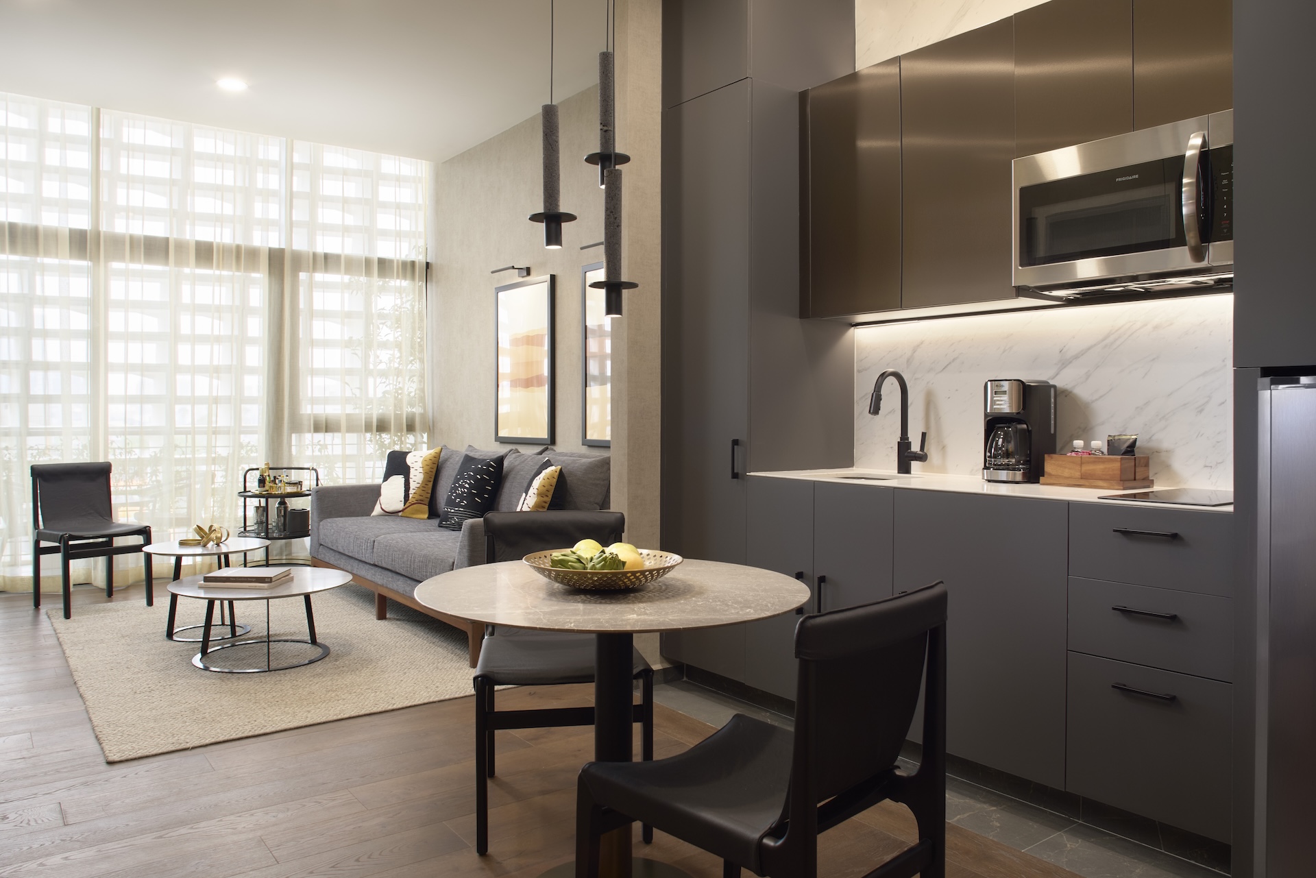 INTEGRATED DINING & KITCHEN